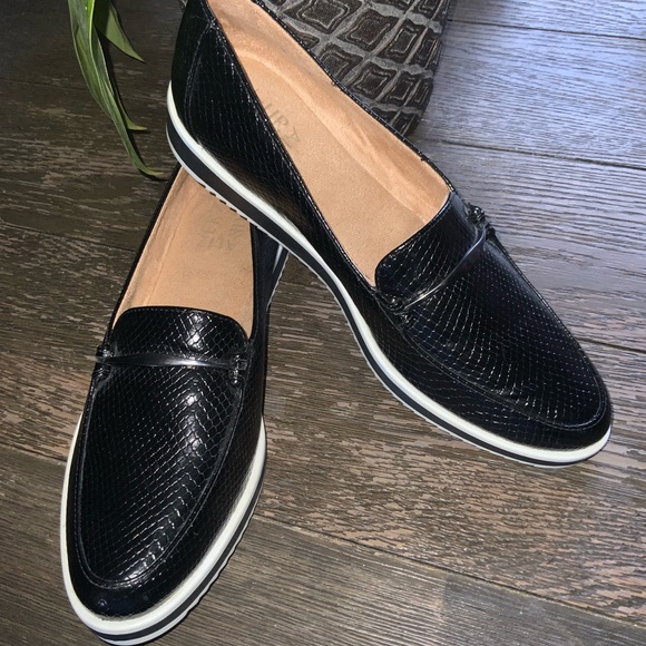 Naturalizer Womens Ranger Slip On Moccasins Loafers Black Snakeskin Size 8 - Picture 2 of 11